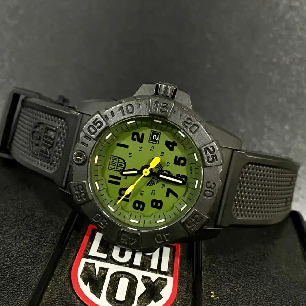 [For Sale] Luminox Navy Seal Colormark 3051.GO green dial 2018