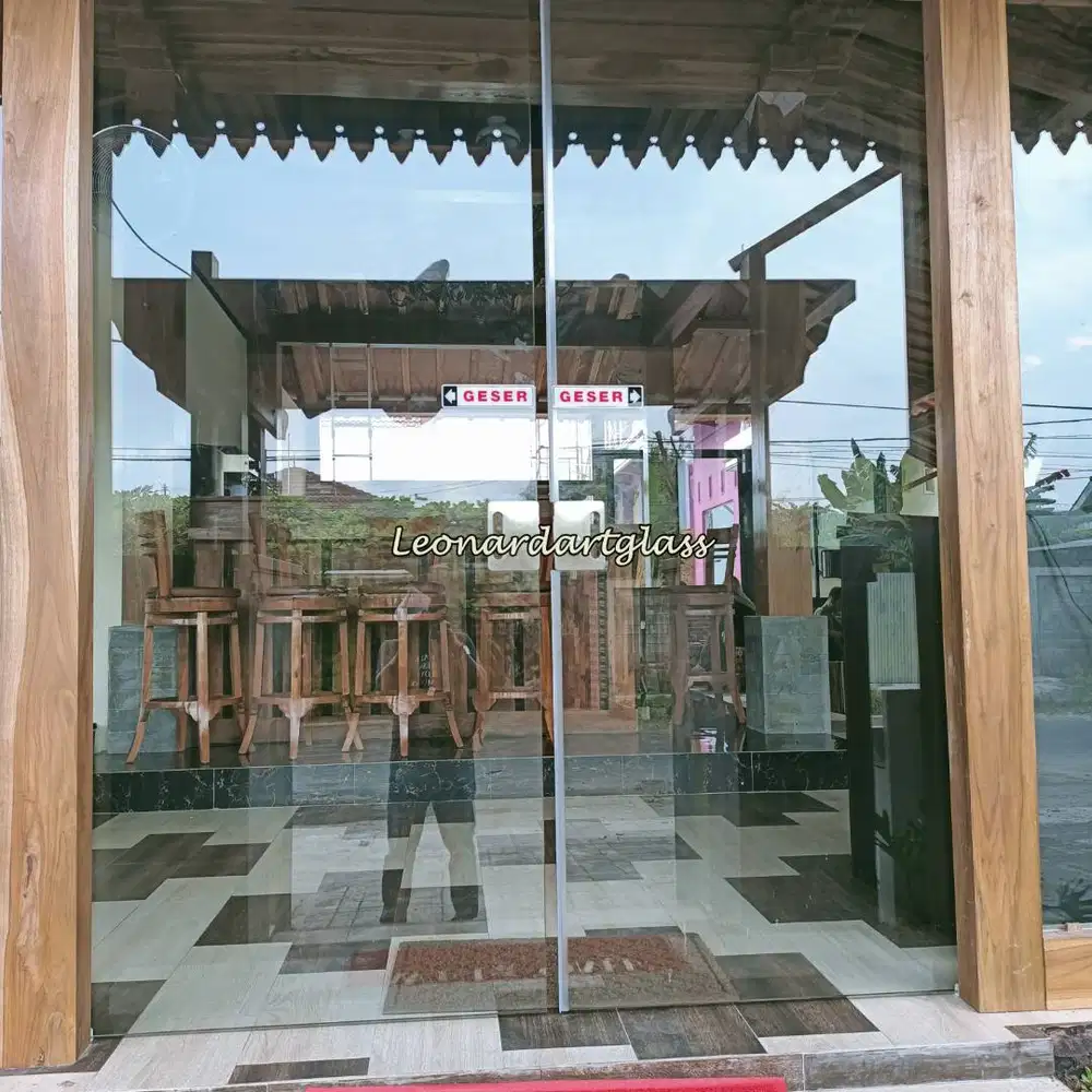 PINTU TEMPERED UNTUK KANTOR, SEKOLAH, CAFE, RUMAH TINGGAL