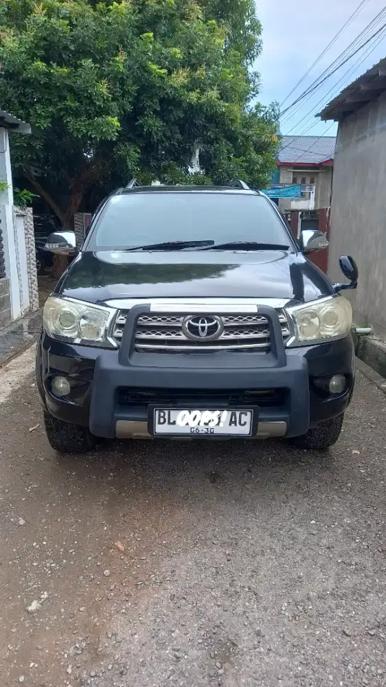 Jual cepat Toyota Fortuner thn.2010 Bensin Automatic 2.7 V 4x4