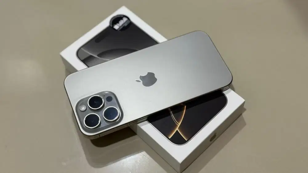 iPhone 16 Pro Max 256GB Natural Titanium Resmi
