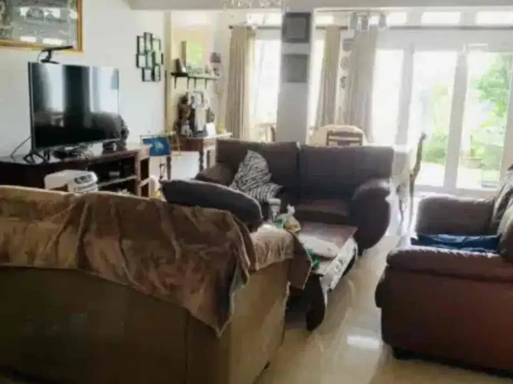 Rumah Cantik Asri Bebas Banjir di Cirendeu Tangsel