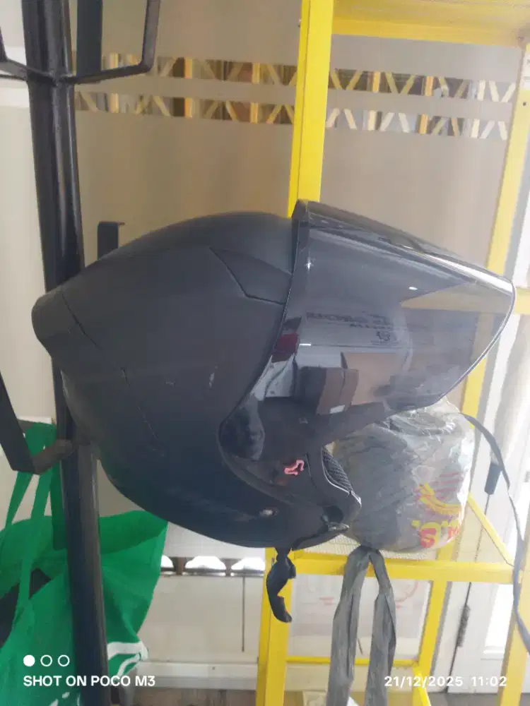 Helm half face merk gift