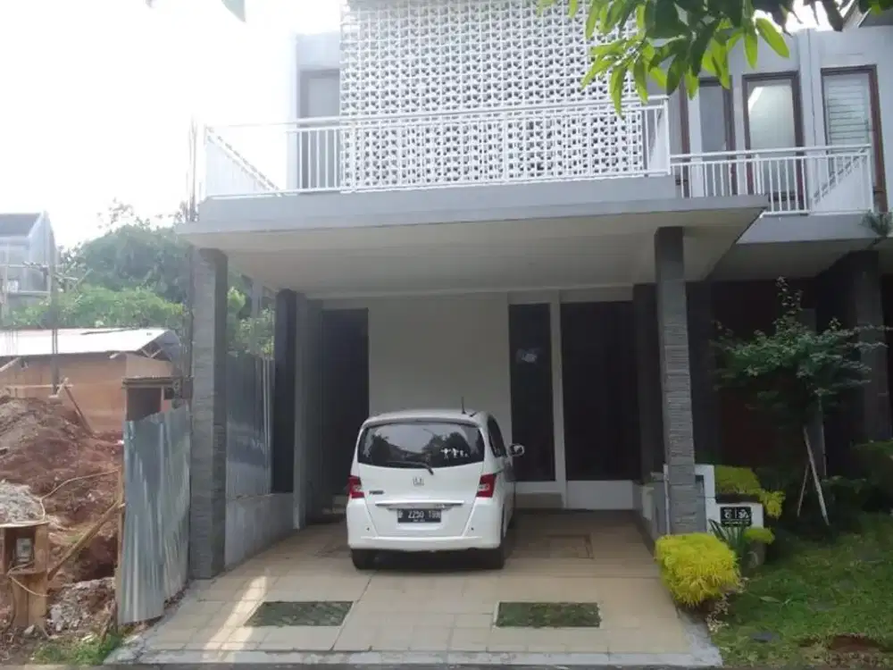 Rumah 2 Lantai Siap Huni Dekat Mesjid di Discovery Lumina Bintaro