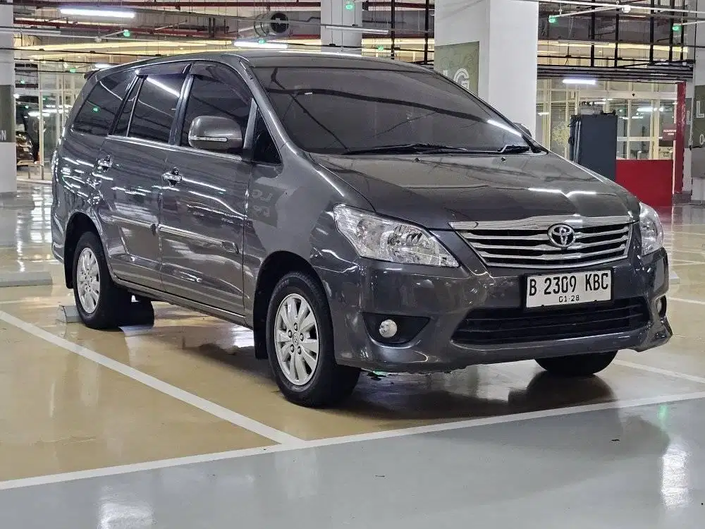 Innova Diesel matic 2013 nik. 2012