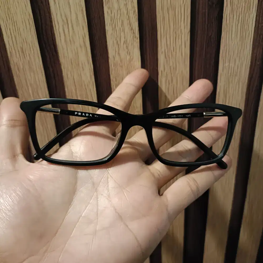 Frame kacamata prada unisex authentic
