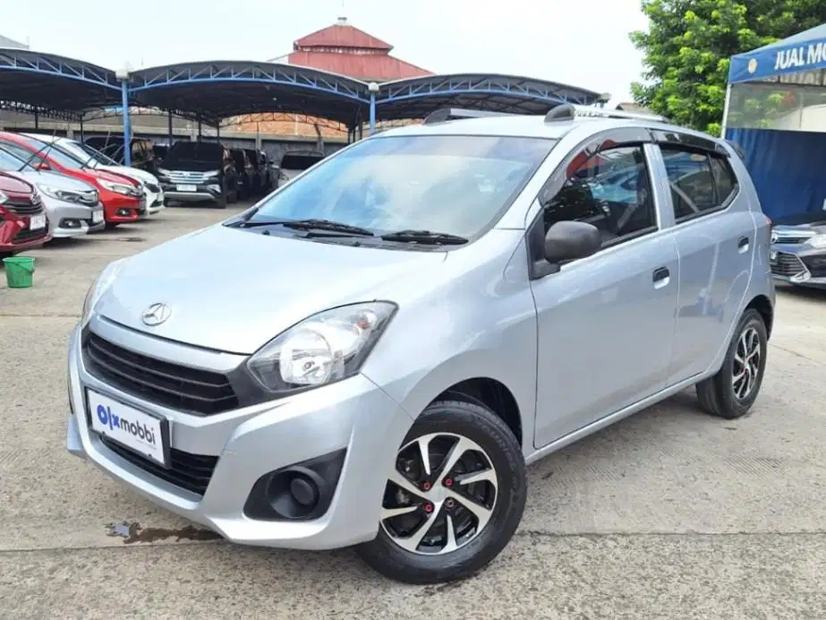 Pajak Panjang - Daihatsu Ayla 1.0 D Bensin-MT 2021 Silver
