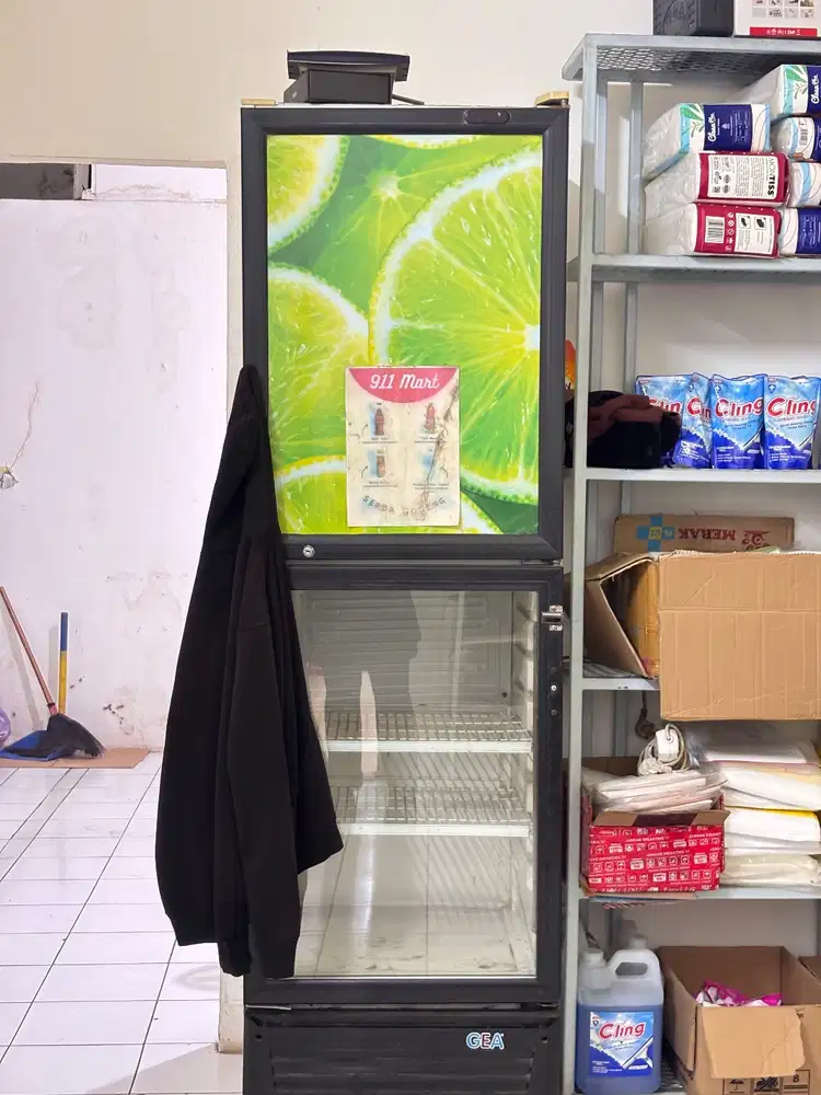 SHOW CASE GEA KONDISI RUSAK TIDAK DINGIN