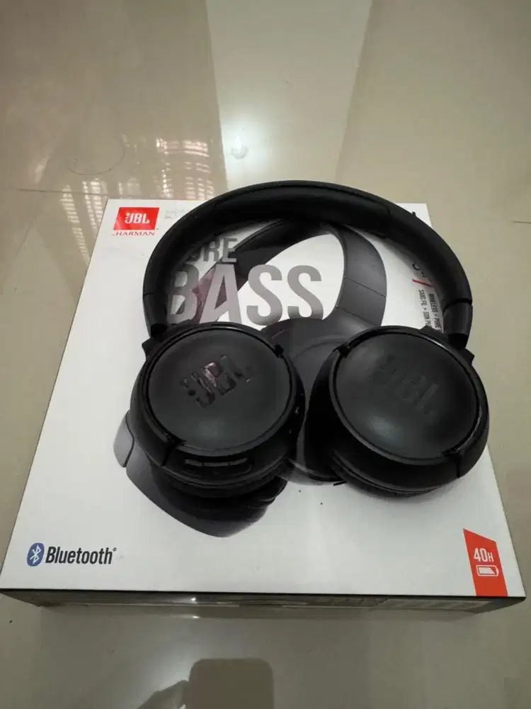 Headphone bluetooth jbl wireless (tanpa kabel)