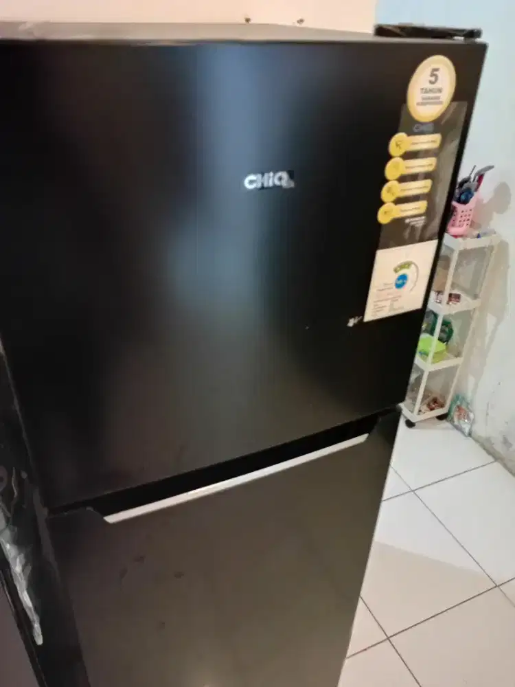 KULKAS CHIQ 2 PINTU