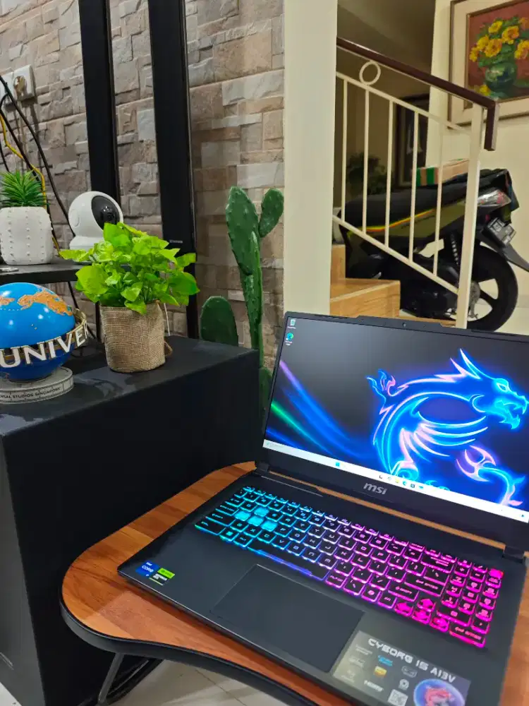 Laptop MSi Cyborg 15 I7 13620H RTX4060 x rog tuf msi predator