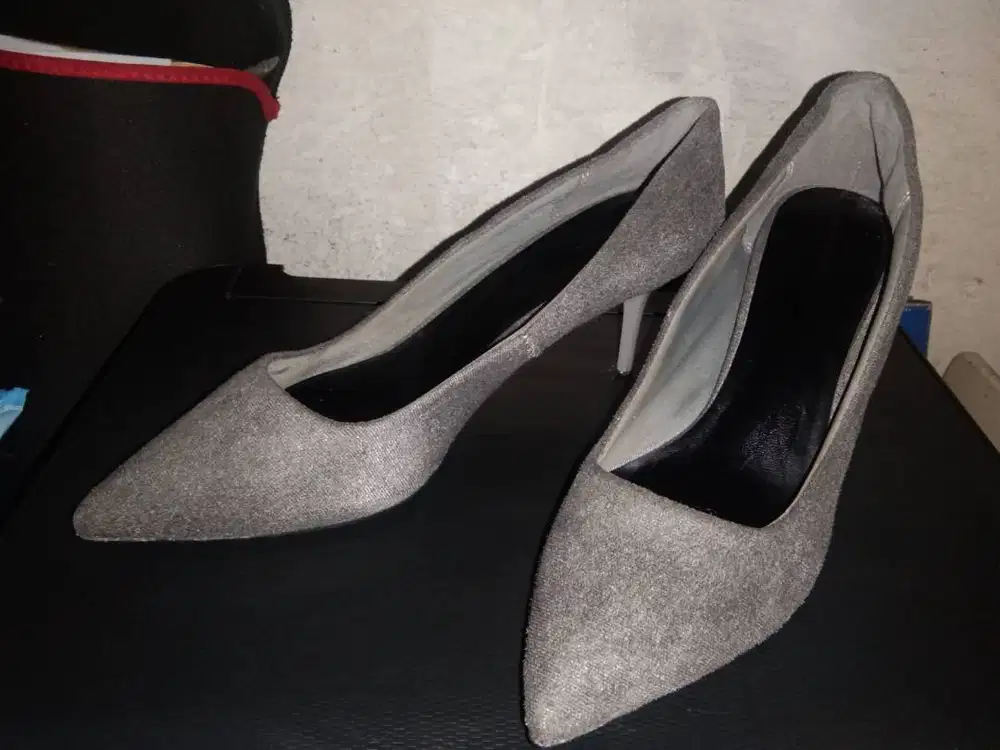 DIJUAL Heels merk URBAN&CO uk.40 DIJAMIN BAGUS!