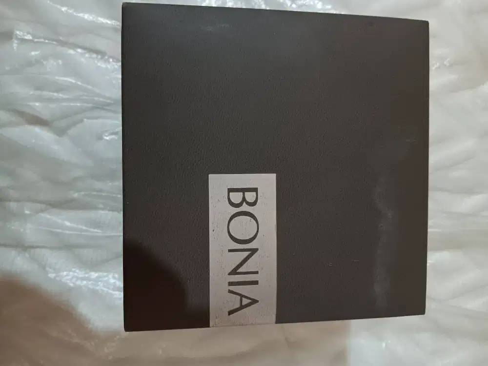 Jam tangan pria merek BONIA