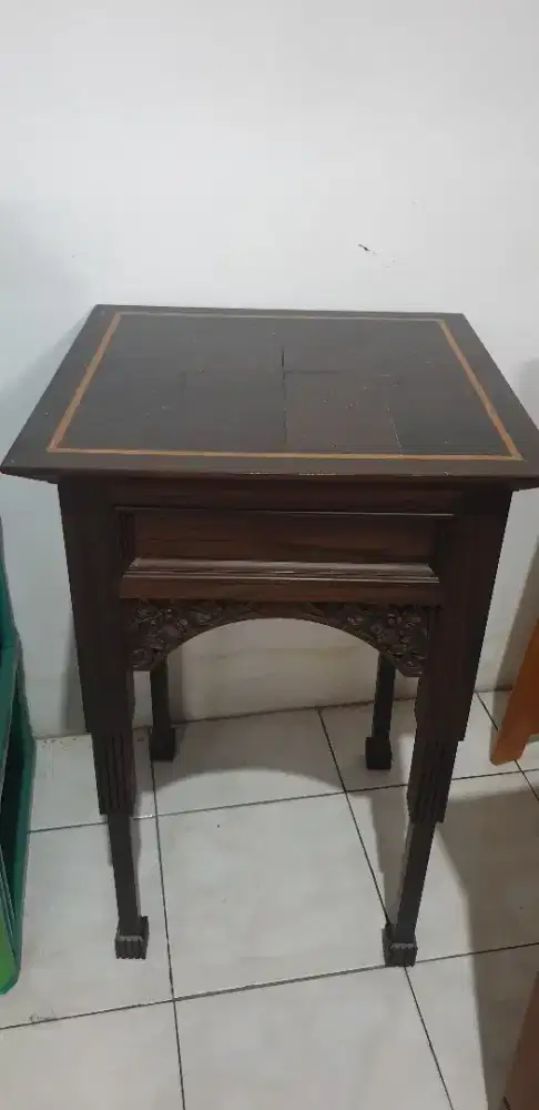 Meja kayu kondisi bagus