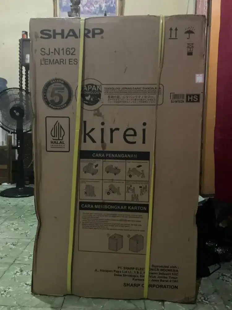 KULKAS SHARP KIREI BARU MASIH SEGEL