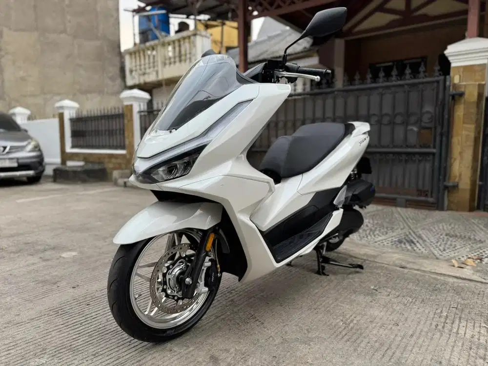 PCX 2025 160 Low KM!