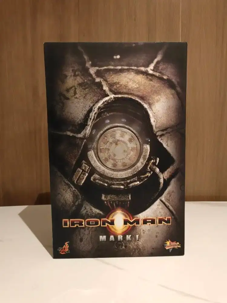 Hot Toys Iron Man Mark I 1/6 Scale Figure Marvel Koleksi