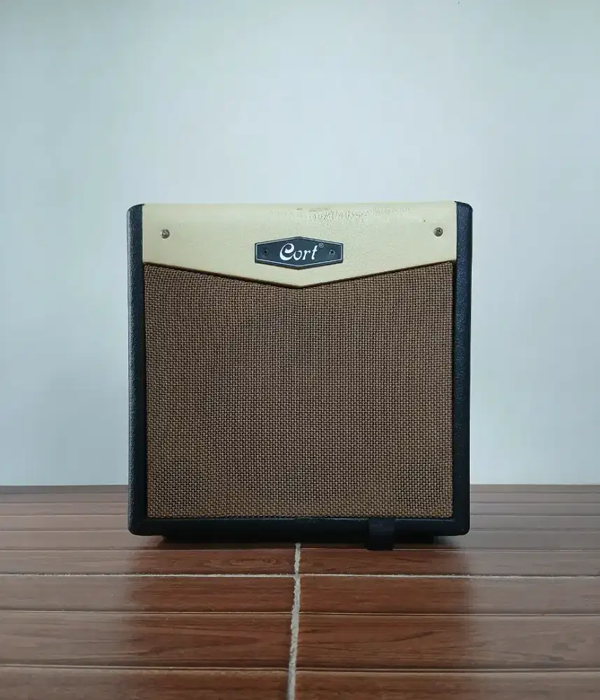 Ampli Gitar Cort CM 15R