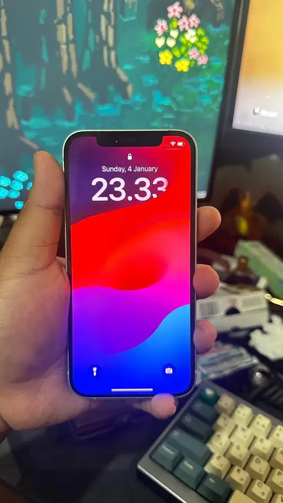 iPhone 12 64GB iBox BH 99% Mulus Like New – Lengkap Charger