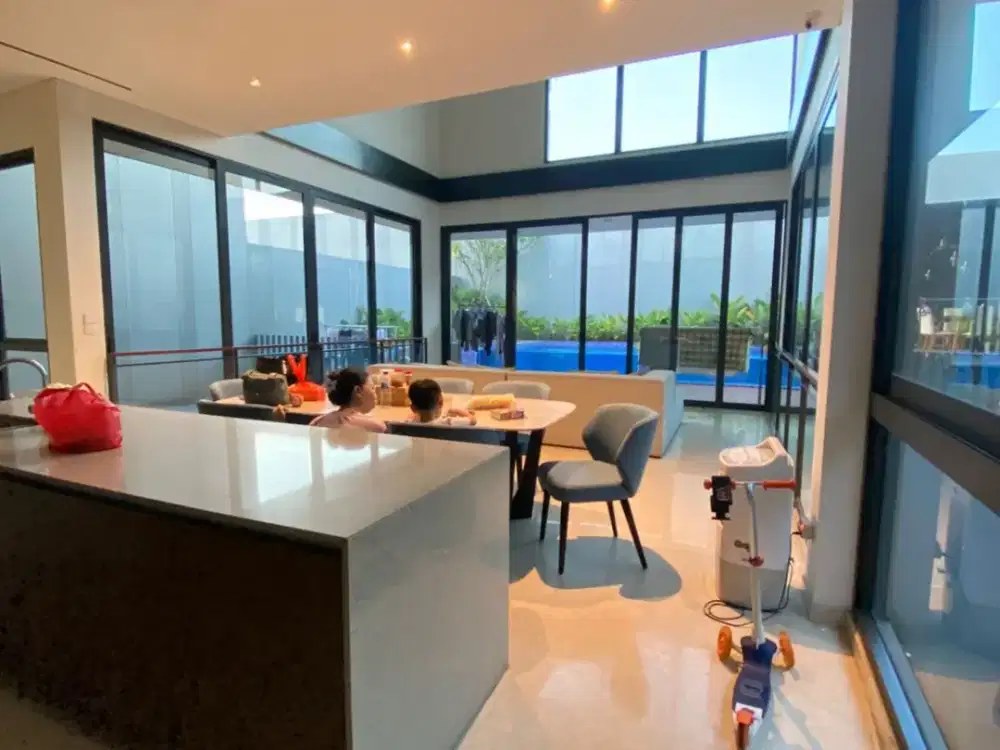 DIJUAL RUMAH DENGAN POOL DAN LIFT @NAVA PARK, BSD CITY