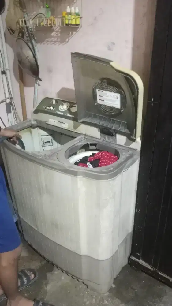 Punya mesin cuci LG 8kg minus tutup atas copot