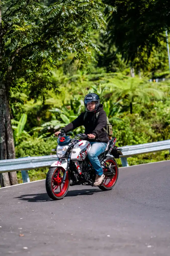 Yamaha byson mesin orian masih kinclong jarang di pake