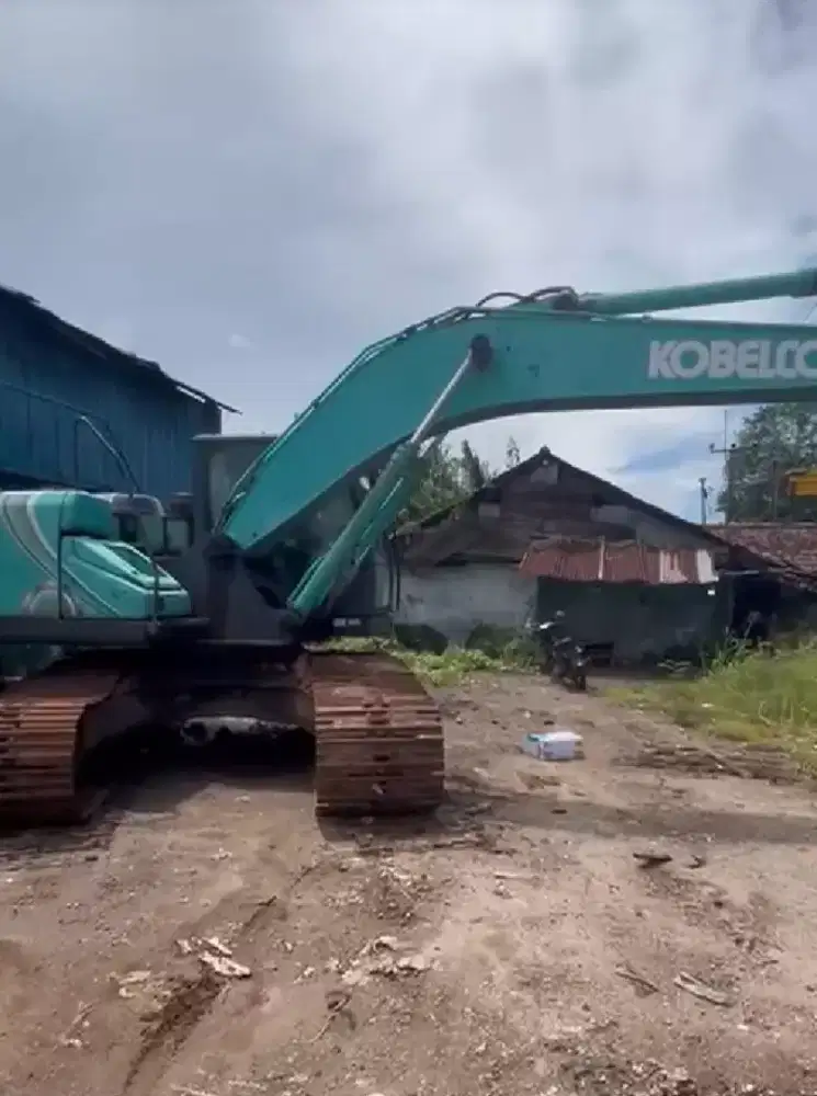 Excavator Kobelko SK 200 tahun 2012 unit full recond