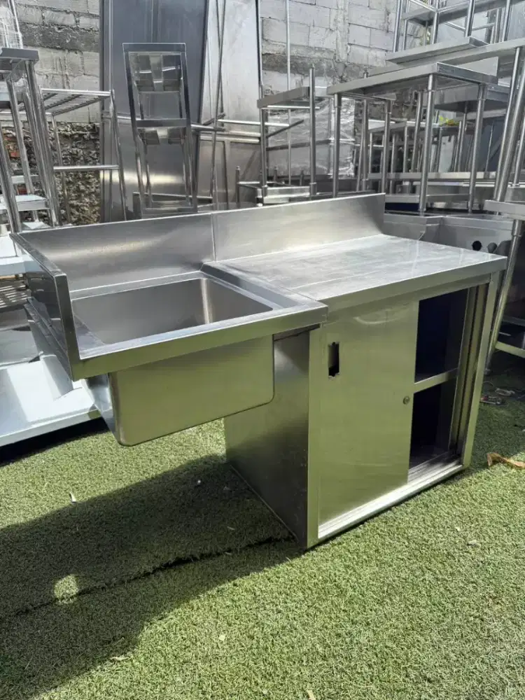 SINK SAYAP KABINET 1 LUBANG

Ukuran 130x60x80
Ukuran lubang 40x40x25