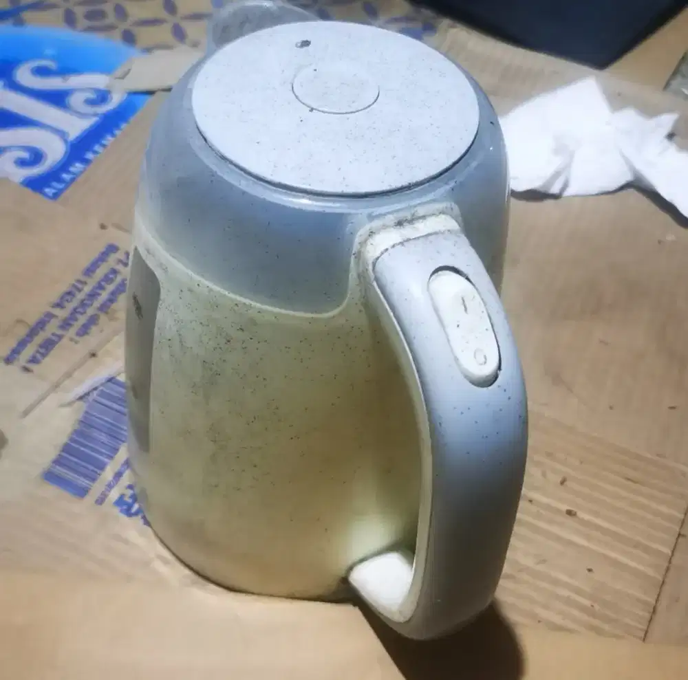 Pemasak dan pemanas air elektrik, teko elektrik, teko listrik.