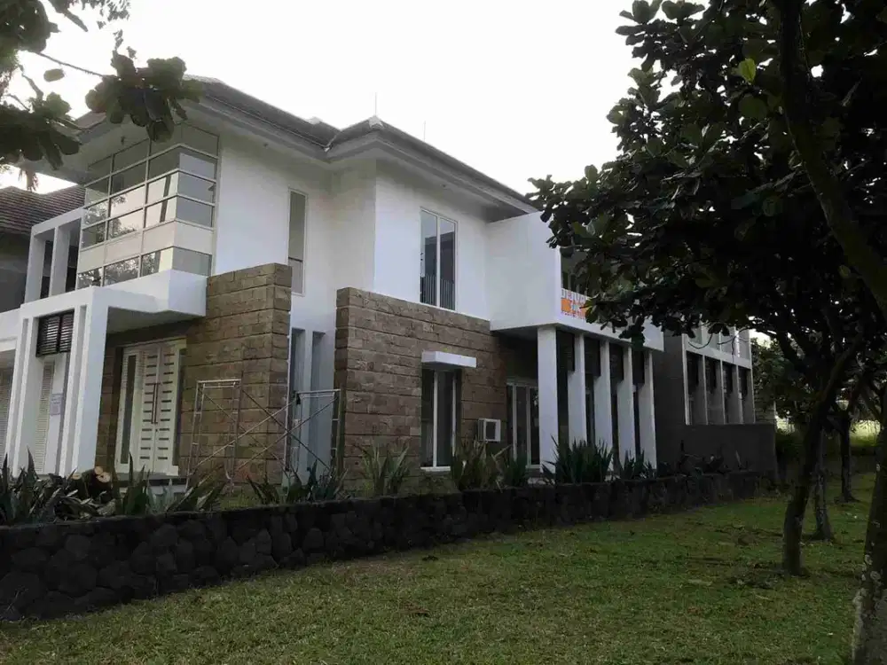 Jual Rumah 2Lantai tempat strategis jln Kembar pokoknya poull abis.