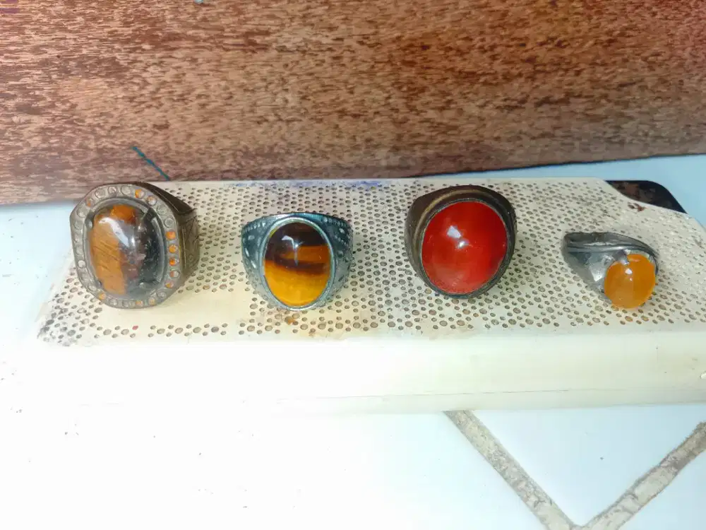 Dijual batu cincin, batu akik