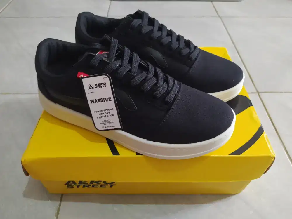 Sepatu aerostreet baru (BNIB)