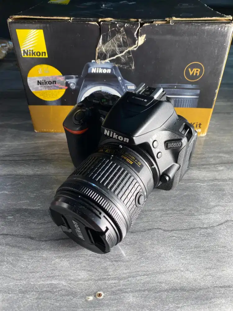 Nikon d5600 lensa kit 18-55mm afp