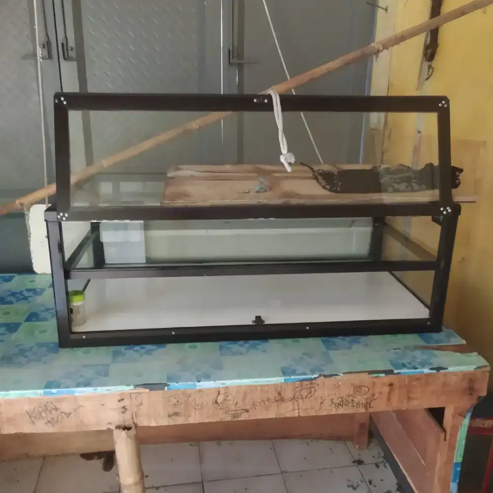 jual etalase super tebal .