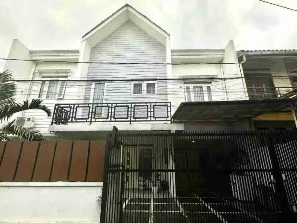 Dijual Rumah 3 Lantai Di Turangga Buahbatu Area alat musik Siap huni jarang ada