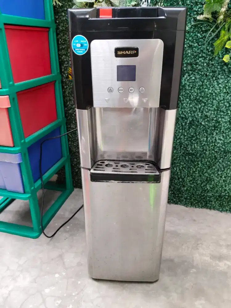 Dispenser galon bawah