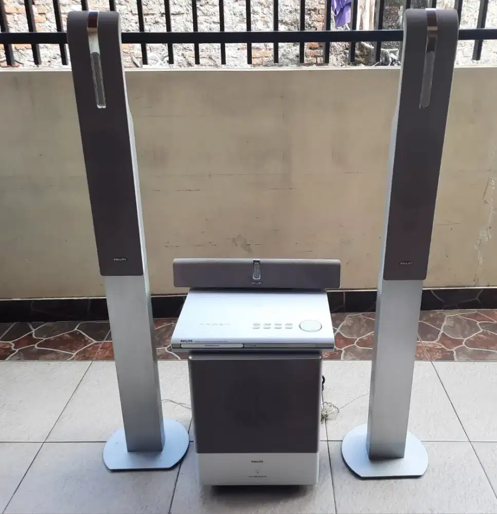 HOME theater Philips good condition