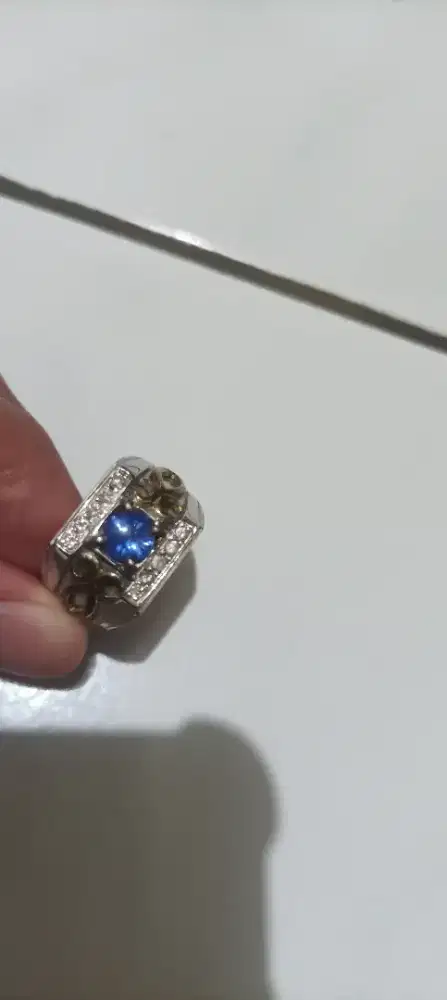 Cincin blue saphir