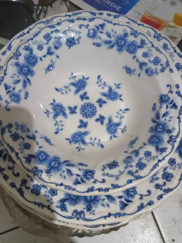 Piring Keramik Merk Legacy 9pcs