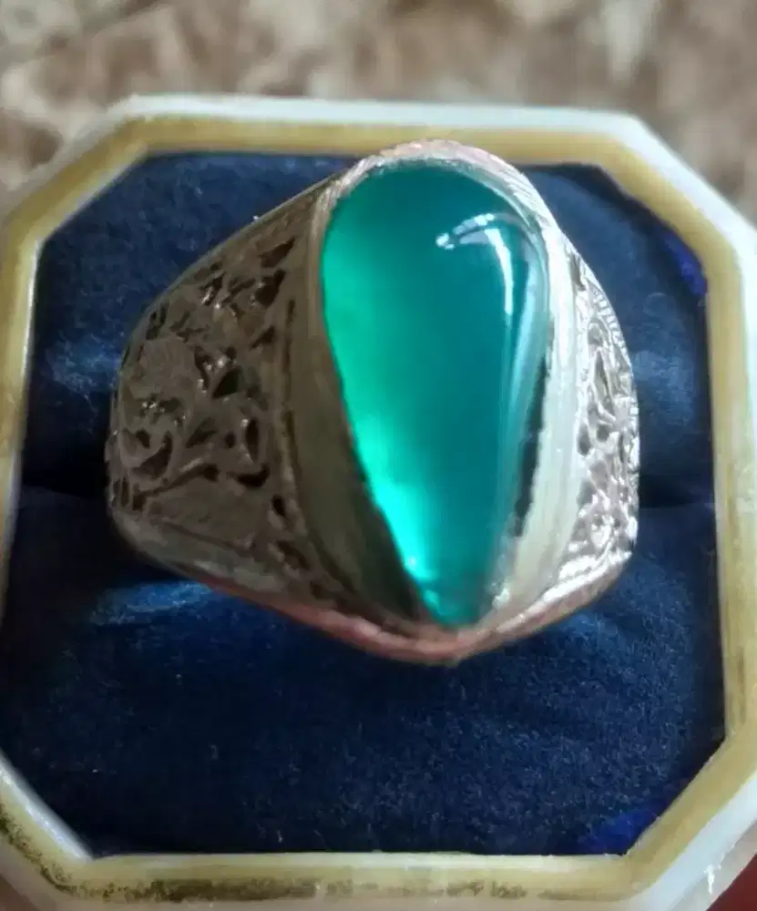 Batu Bacan Doko Majiko Kristal Tetes Air
