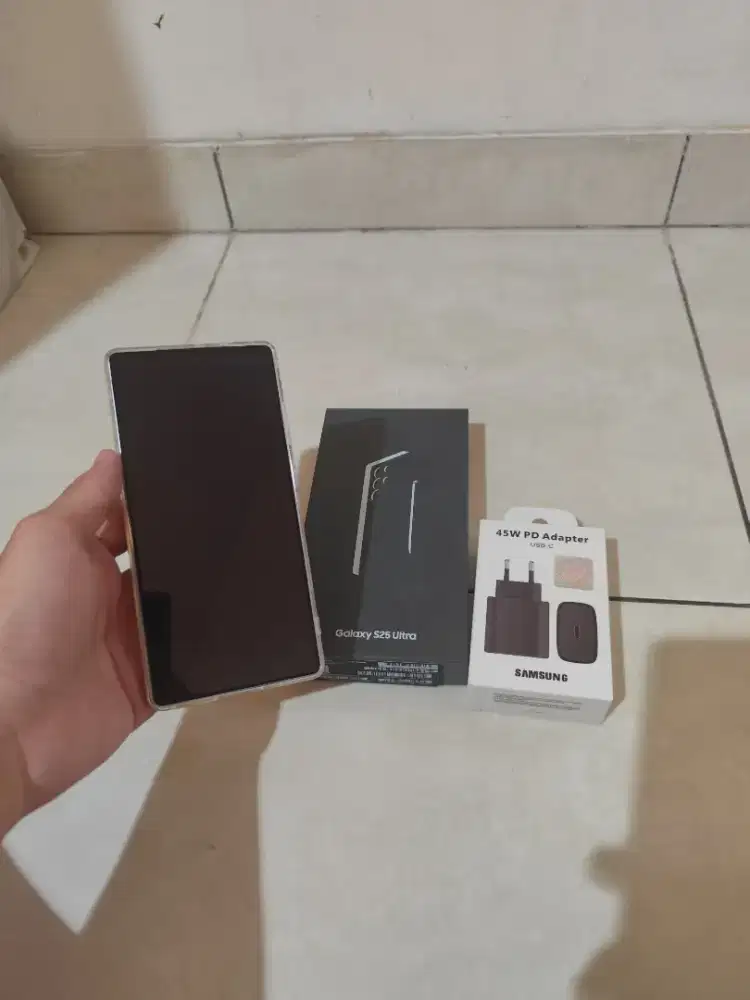 Samsung S25 Ultra, 12/256gb