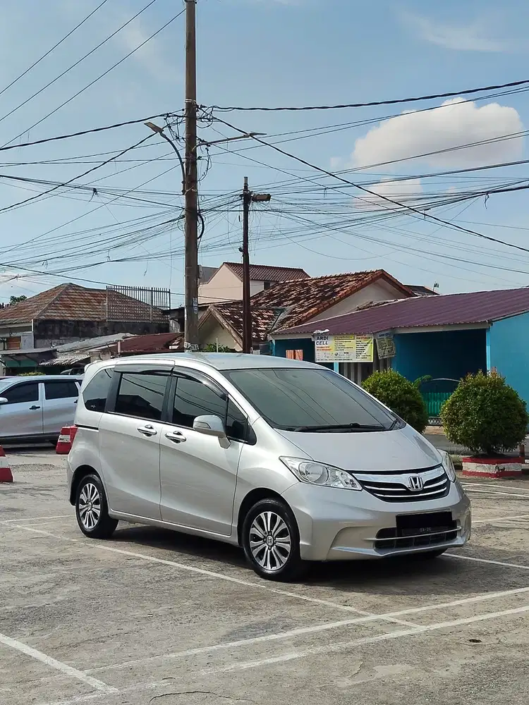 HONDA FREED SD AUTOMATIC 2014
