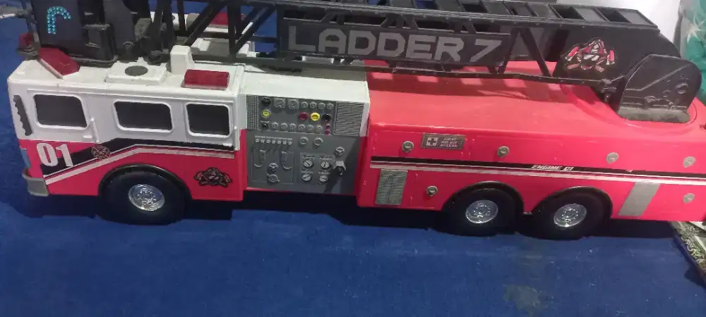 Mobil pemadam UK large