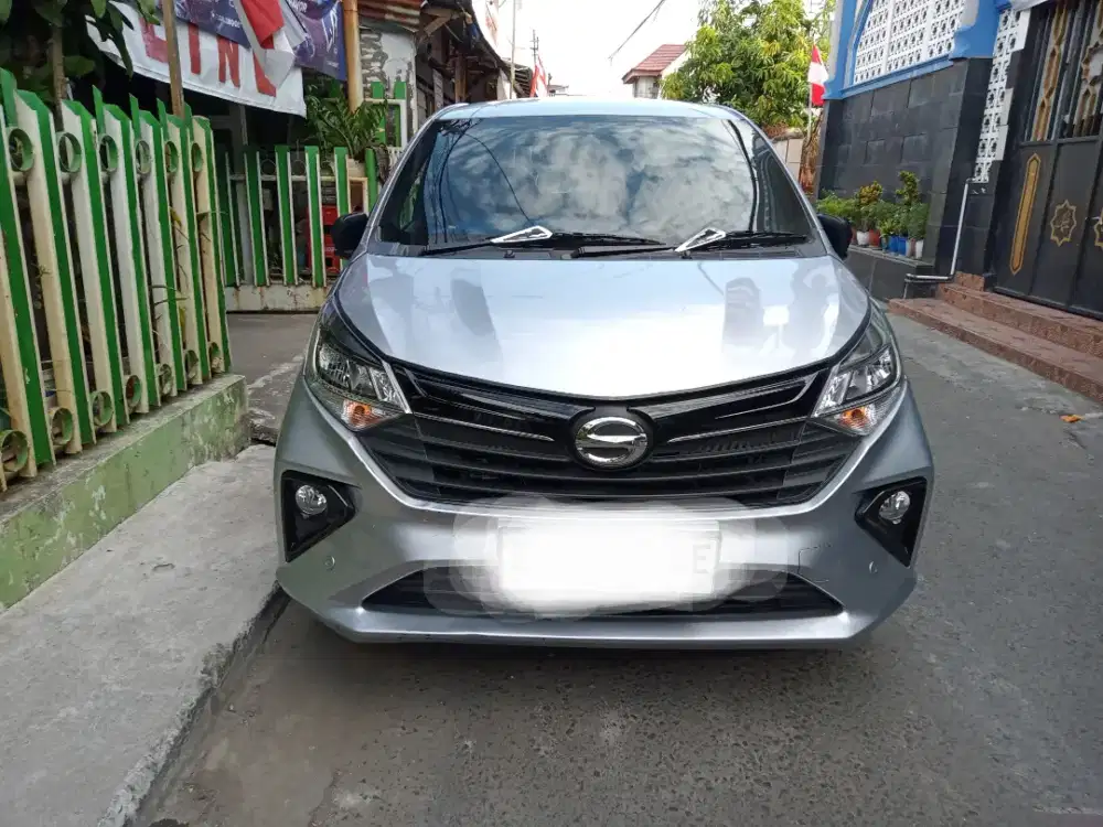 Daihatsu Sigra R Deluxe AT
