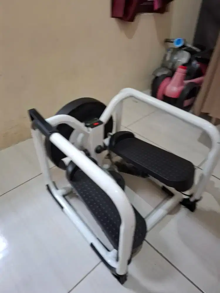 Alat olahraga Stepper
