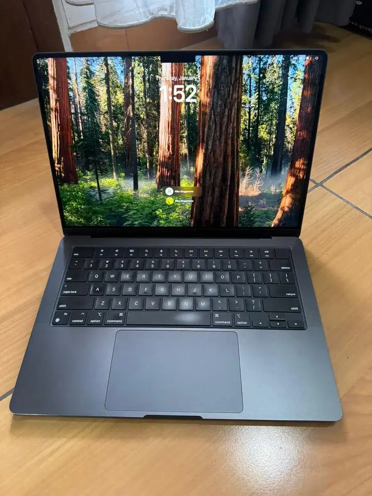 Di Jual Macbook Pro M3 14 inch..fullset like new
