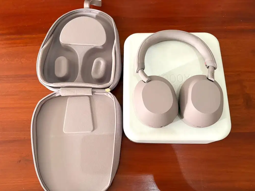 Dijual Sony WH-1000XM5 (Smoky pink)