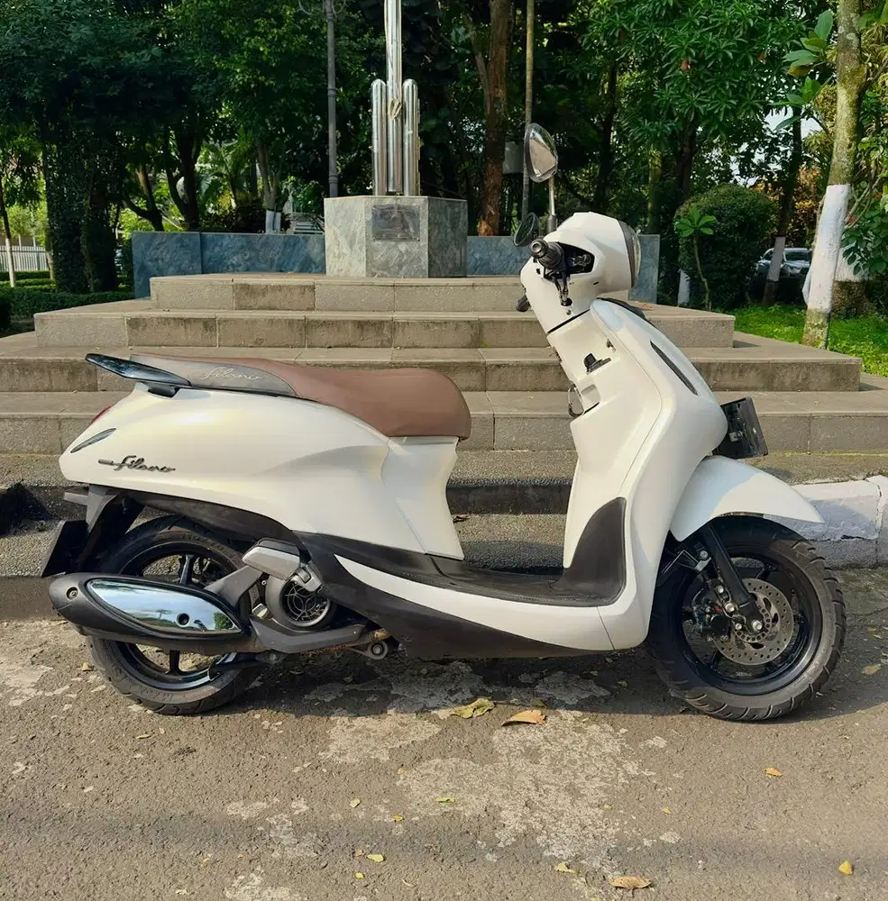 YAMAHA GRAND FILANO LUX HYBRID TH 2023 TIPE TERTINGGI MULUS SIAP PAKAI