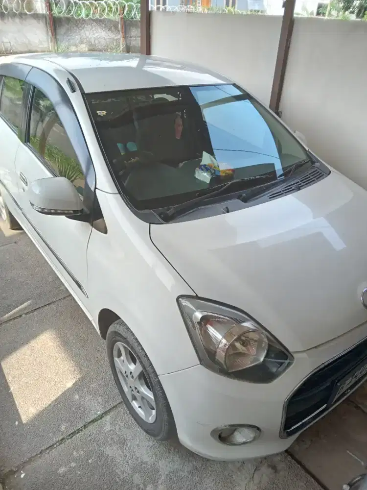 Mobil Daihatsu Ayla type X Manual