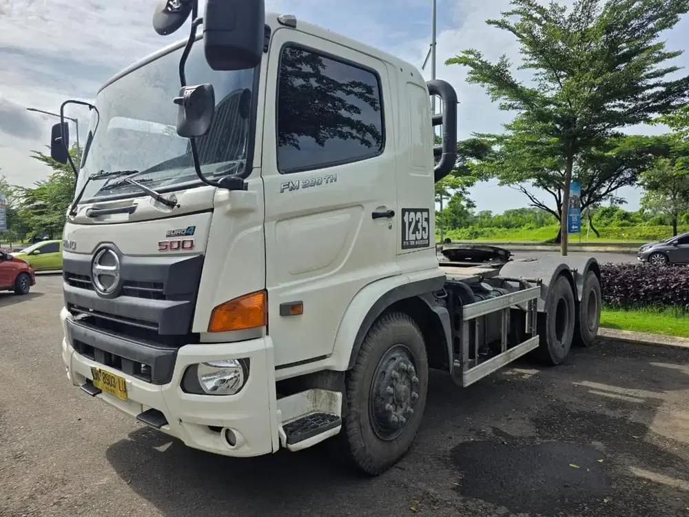 Hino FM 280 Head 6x4 istimewa 2024