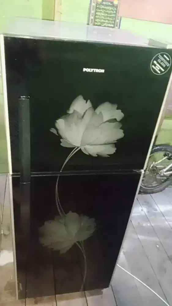 Kulkas 2pintu Polytron blezza bunga,siap pakai.